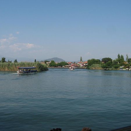 Hotel Happy Caretta Далян Екстериор снимка