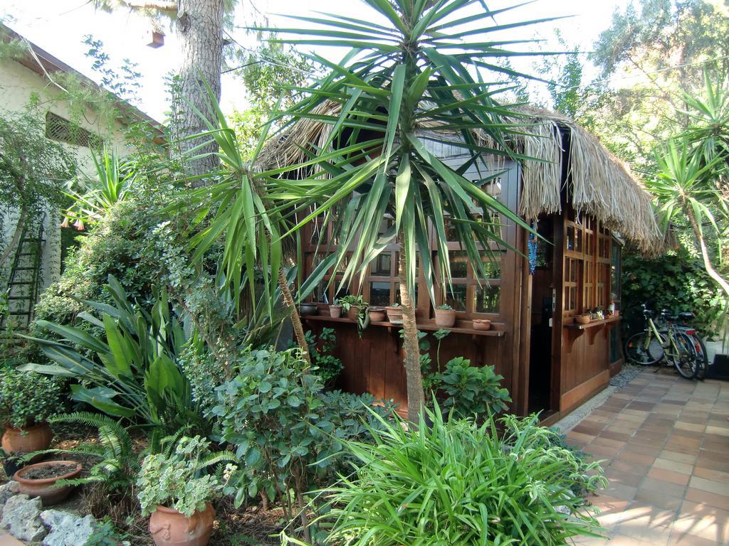 Hotel Happy Caretta Далян Екстериор снимка