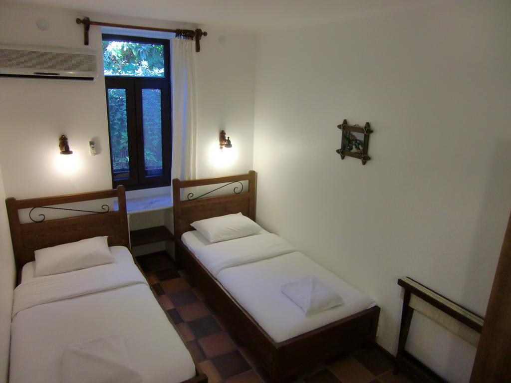 Hotel Happy Caretta Далян Екстериор снимка