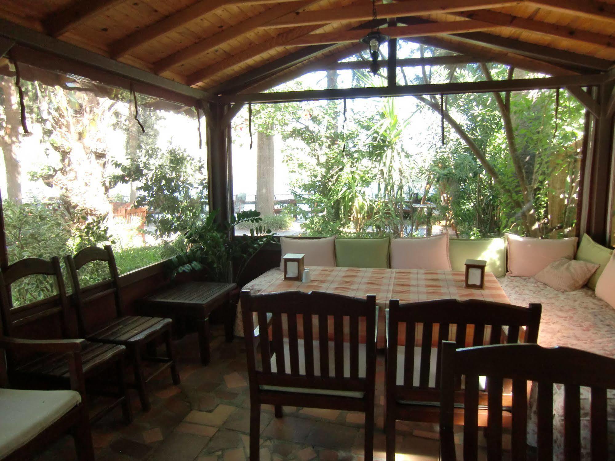 Hotel Happy Caretta Далян Екстериор снимка
